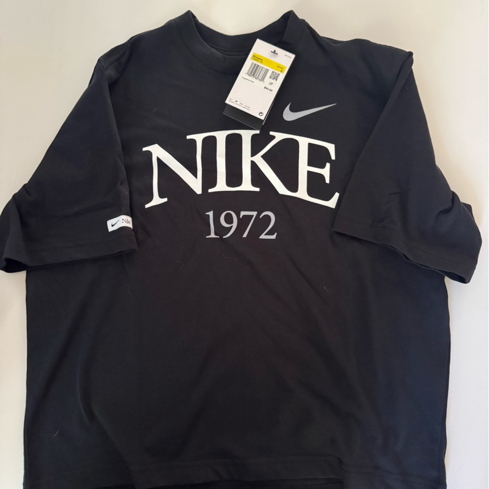 Nike Women’s Black Graphic Tee